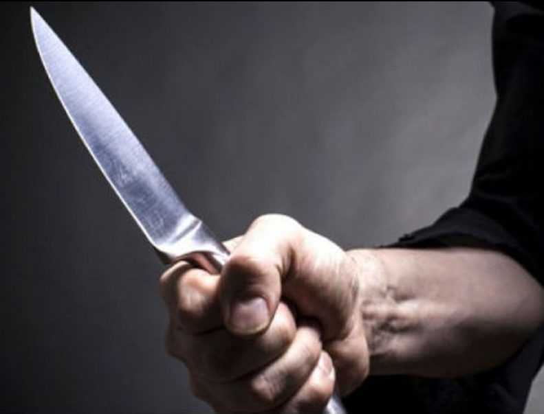 arma blanca cuchillo crimen muerte asesinato asalto ILUST
