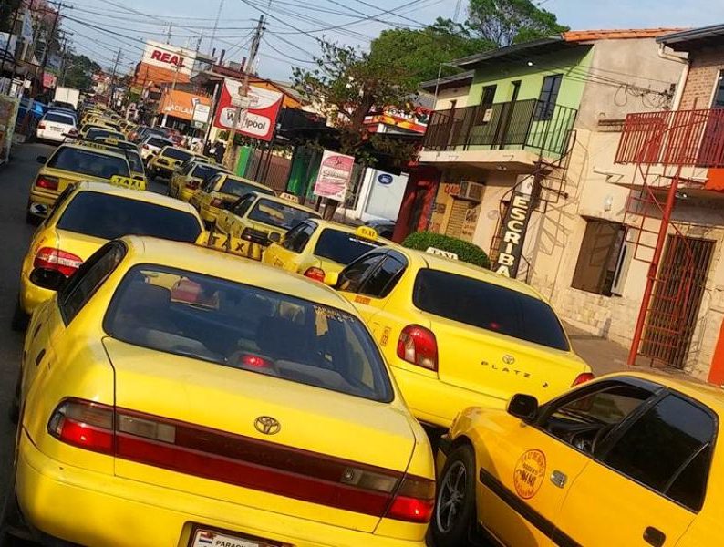 Taxi taxistas enjambre amarillo