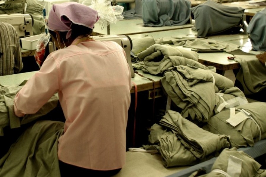explotación laboral mujer fábrica costura DOSOMETHING.ORG