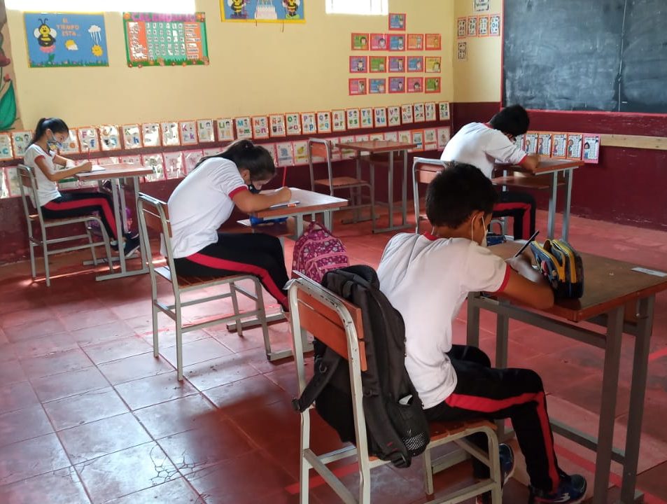 clases hibridas colegios coronavirus modo covid educacion paraguay MEC 26